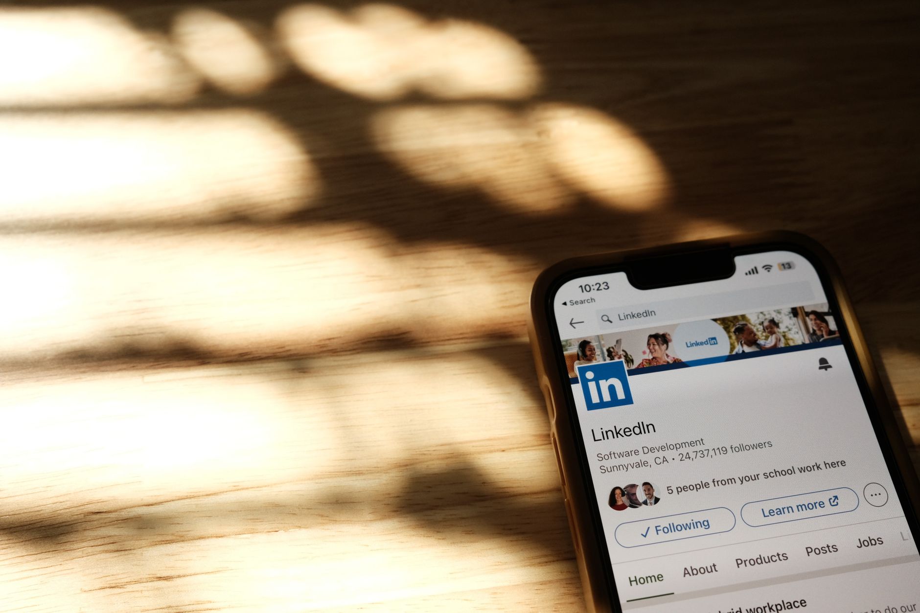 fotos profissionais para empresa publicadas em perfil corporativo do LinkedIn